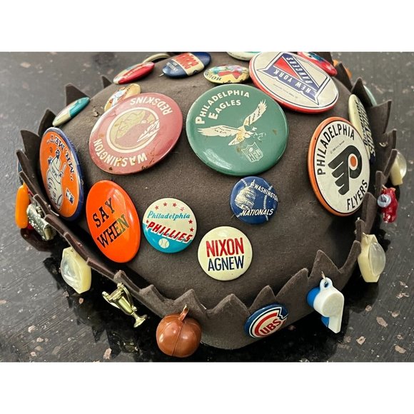 Vintage 1960\'s Felt Beanie Cap Hat w Pinbacks & charms MLB Politics Batman Rare! main image 6